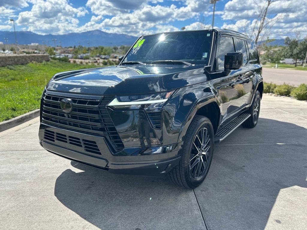 Used 2024 Lexus GX 550 w/ Accessory Package (Z1) AWD/4WD image 3