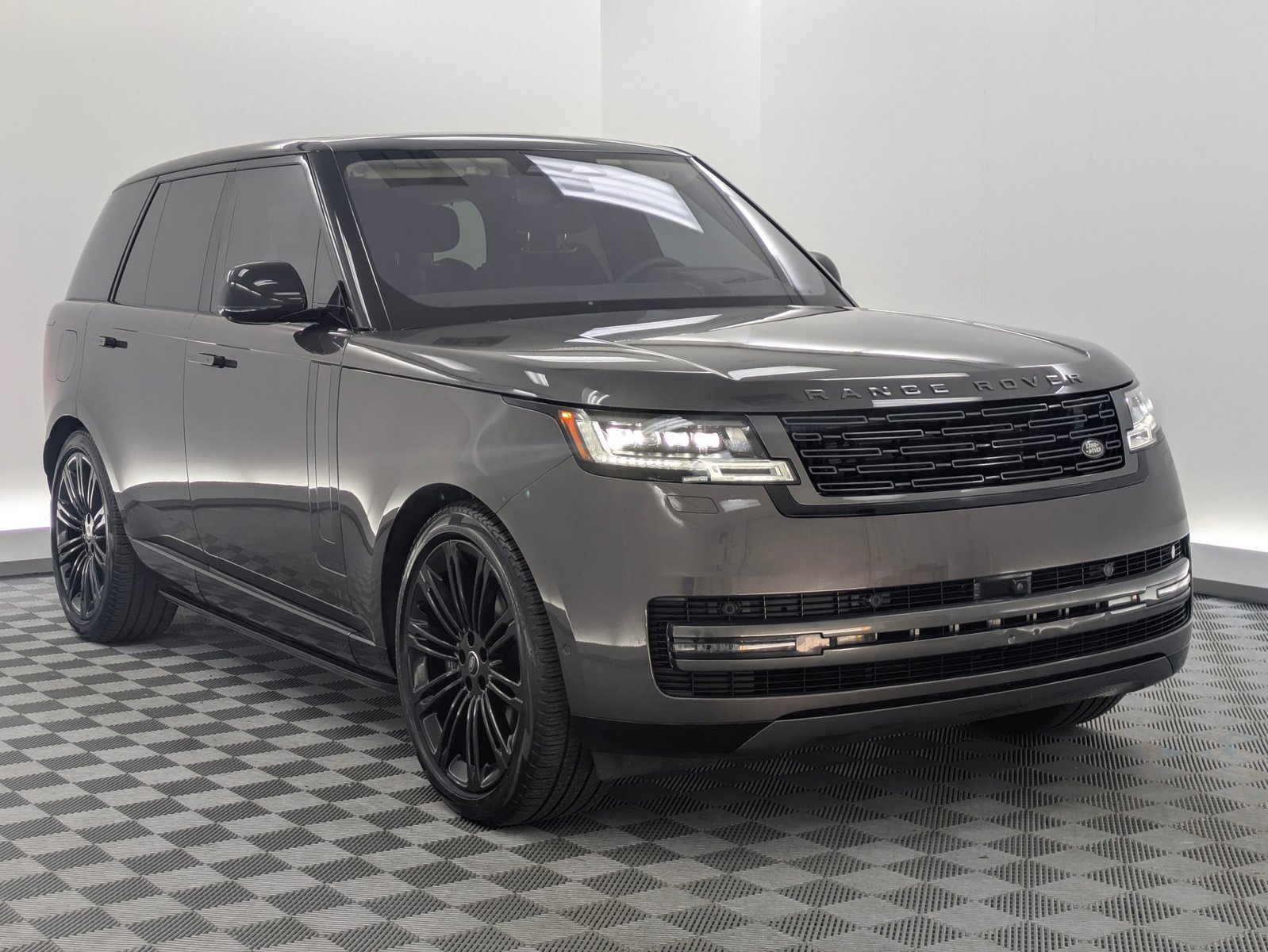 Used 2023 Land Rover Range Rover First Edition AWD/4WD image 7