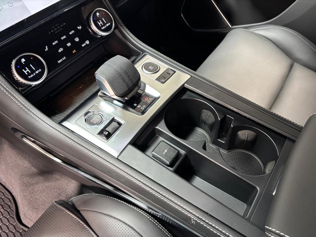 New 2026 Jaguar F-PACE R-Dynamic S image 13