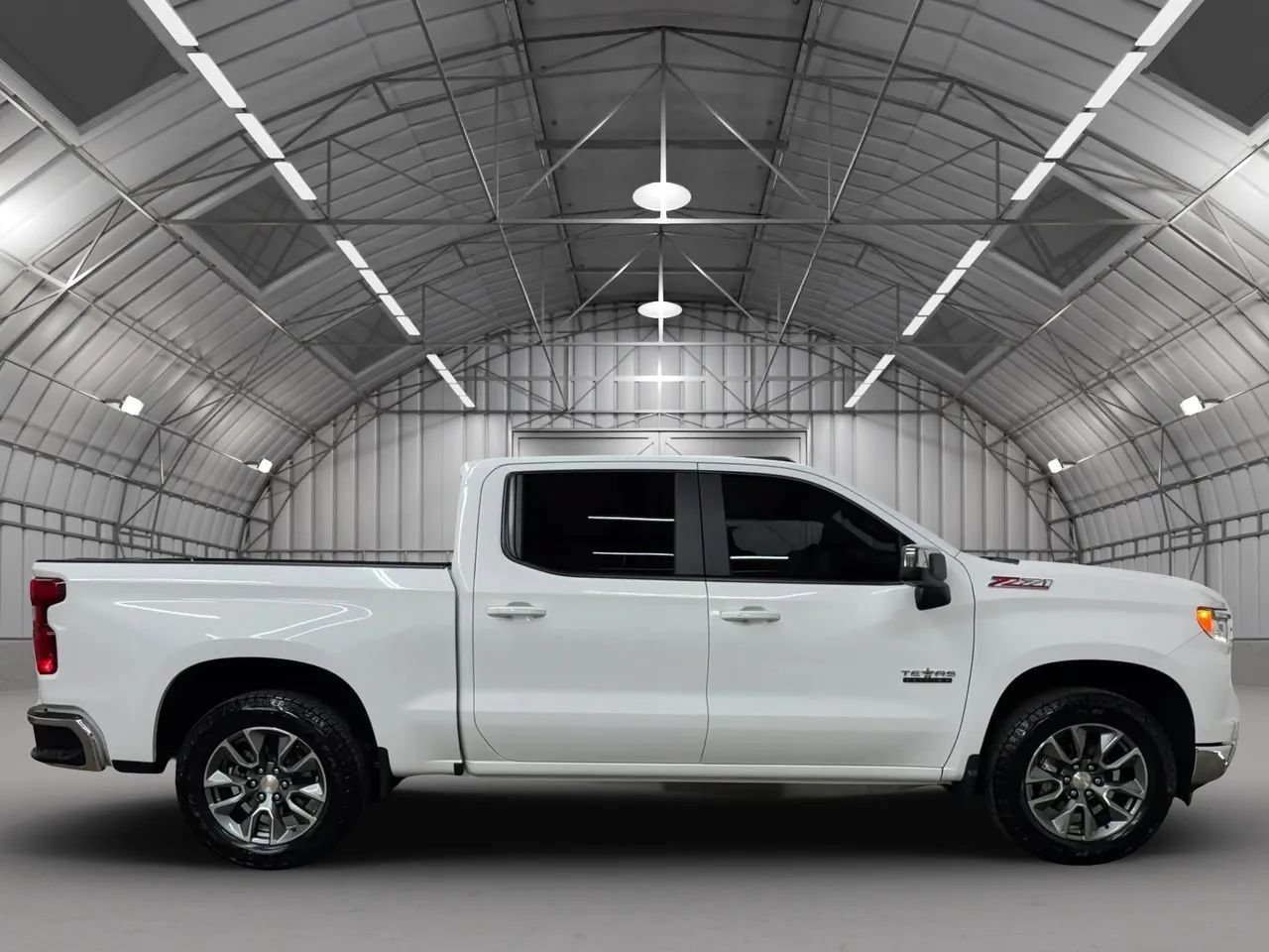Used 2026 Chevrolet Silverado 1500 LT AWD/4WD image 7