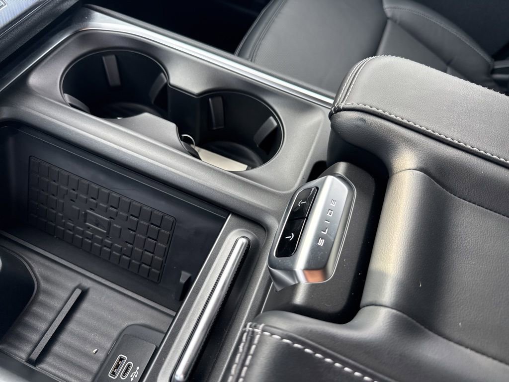 New 2025 Ford Expedition Platinum w/ Stealth Performance Package image 31