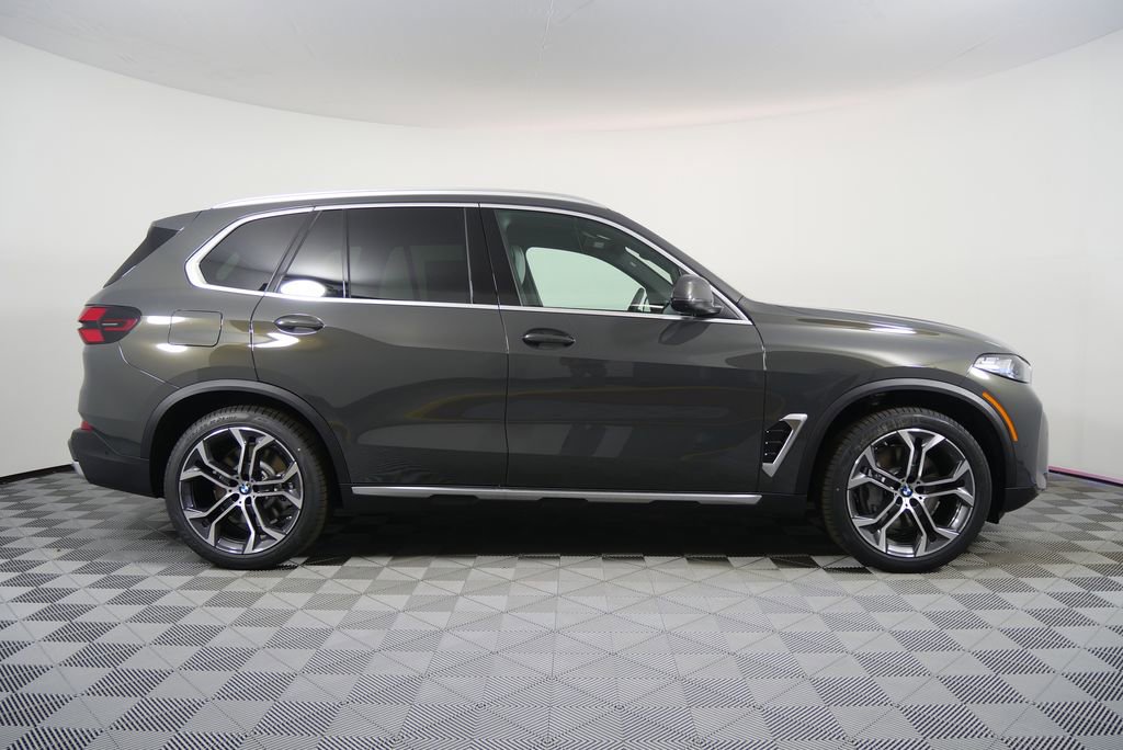 Used 2026 BMW X5 xDrive50e w/ Climate Comfort Package AWD/4WD image 2
