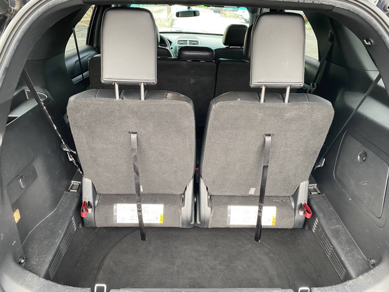 Used 2017 Ford Explorer XLT w/ Equipment Group 202A AWD/4WD image 29