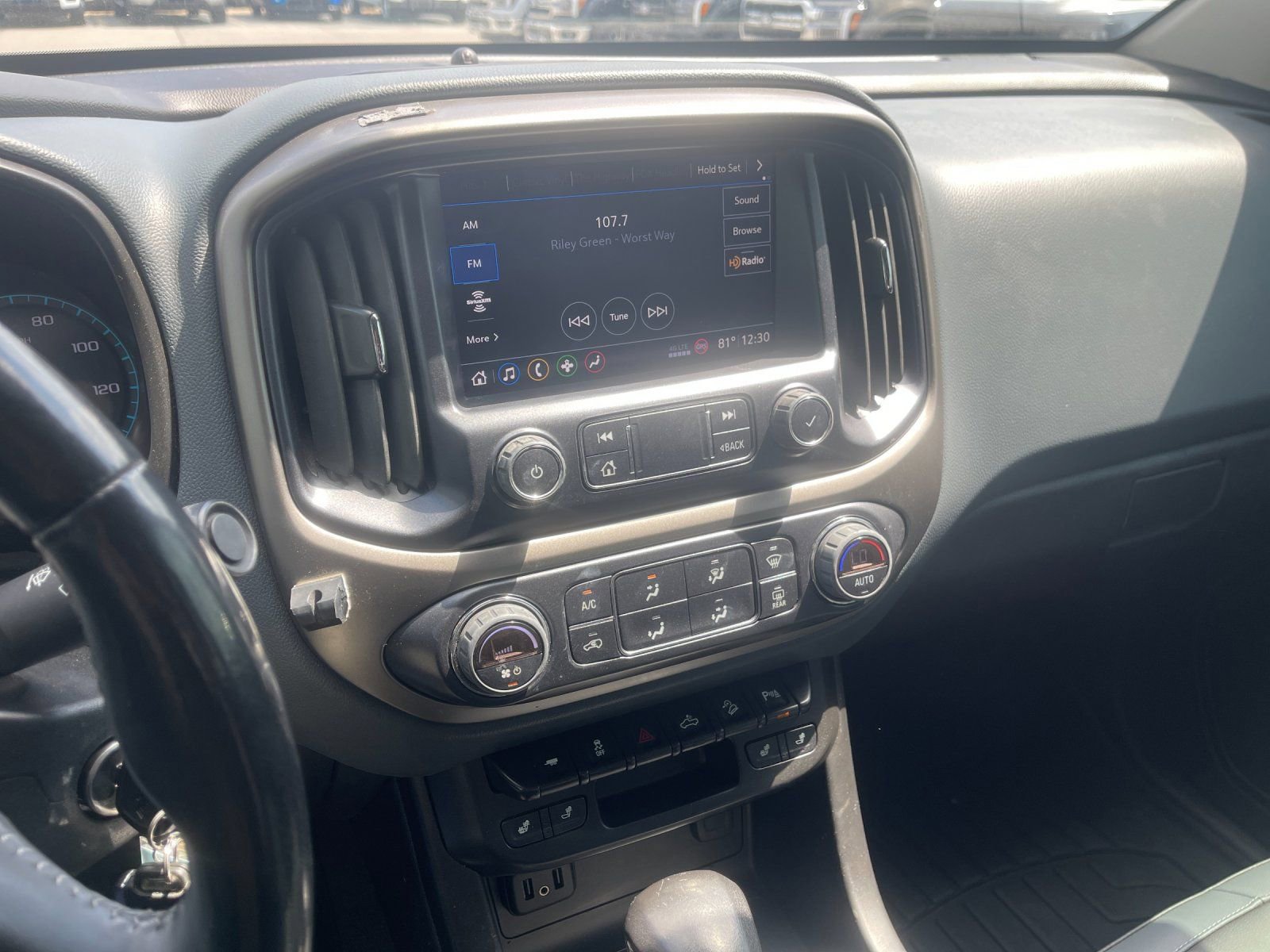 Used 2022 Chevrolet Colorado Z71 AWD/4WD image 19