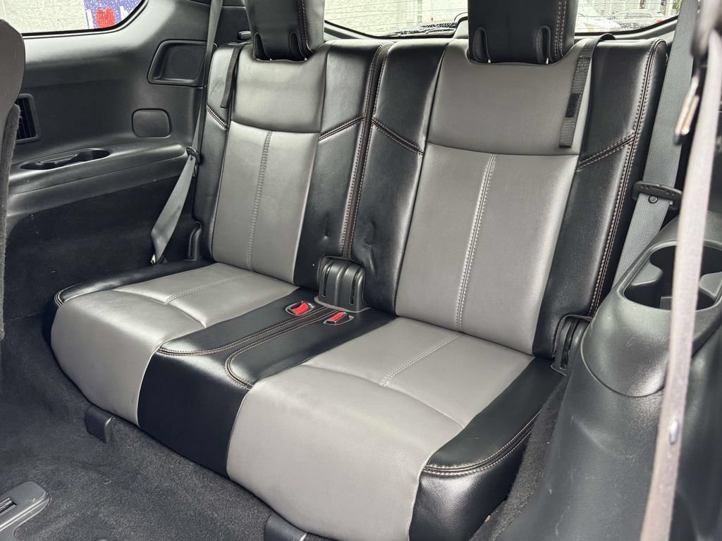 Used 2020 Nissan Pathfinder SL AWD/4WD image 16