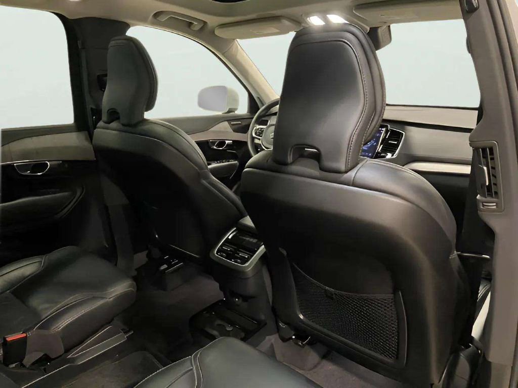 Used 2023 Volvo XC90 B6 Ultimate image 26