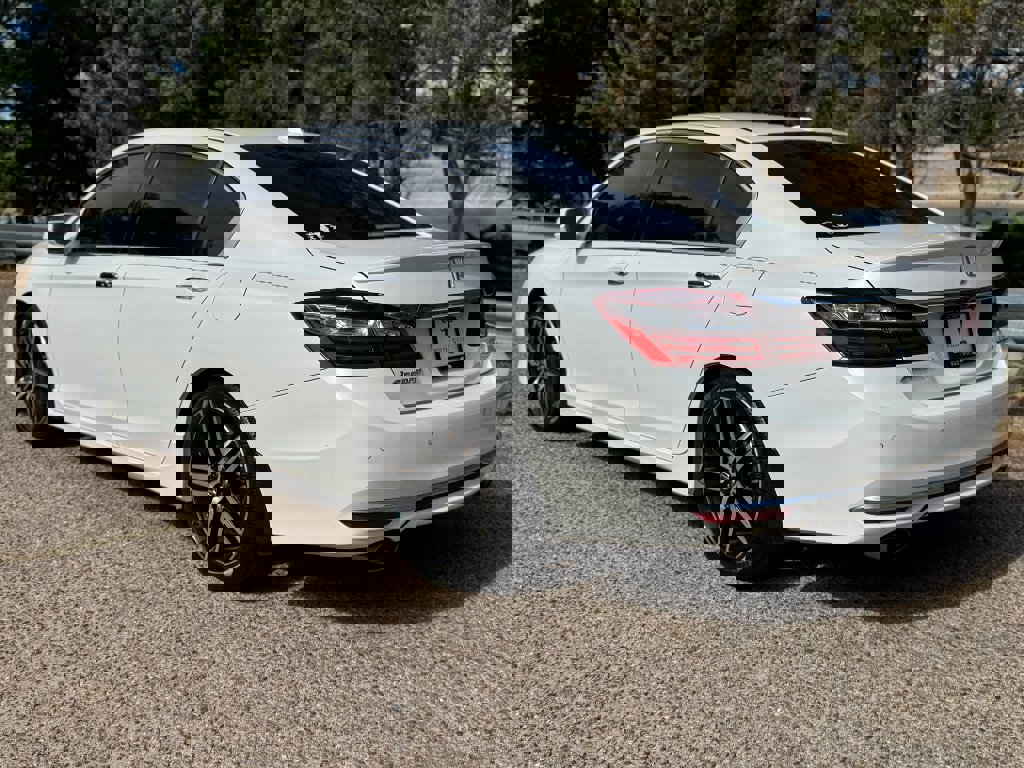 Used 2016 Honda Accord Touring image 7