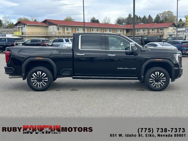 Used 2024 GMC Sierra 3500 Denali Ultimate image 8