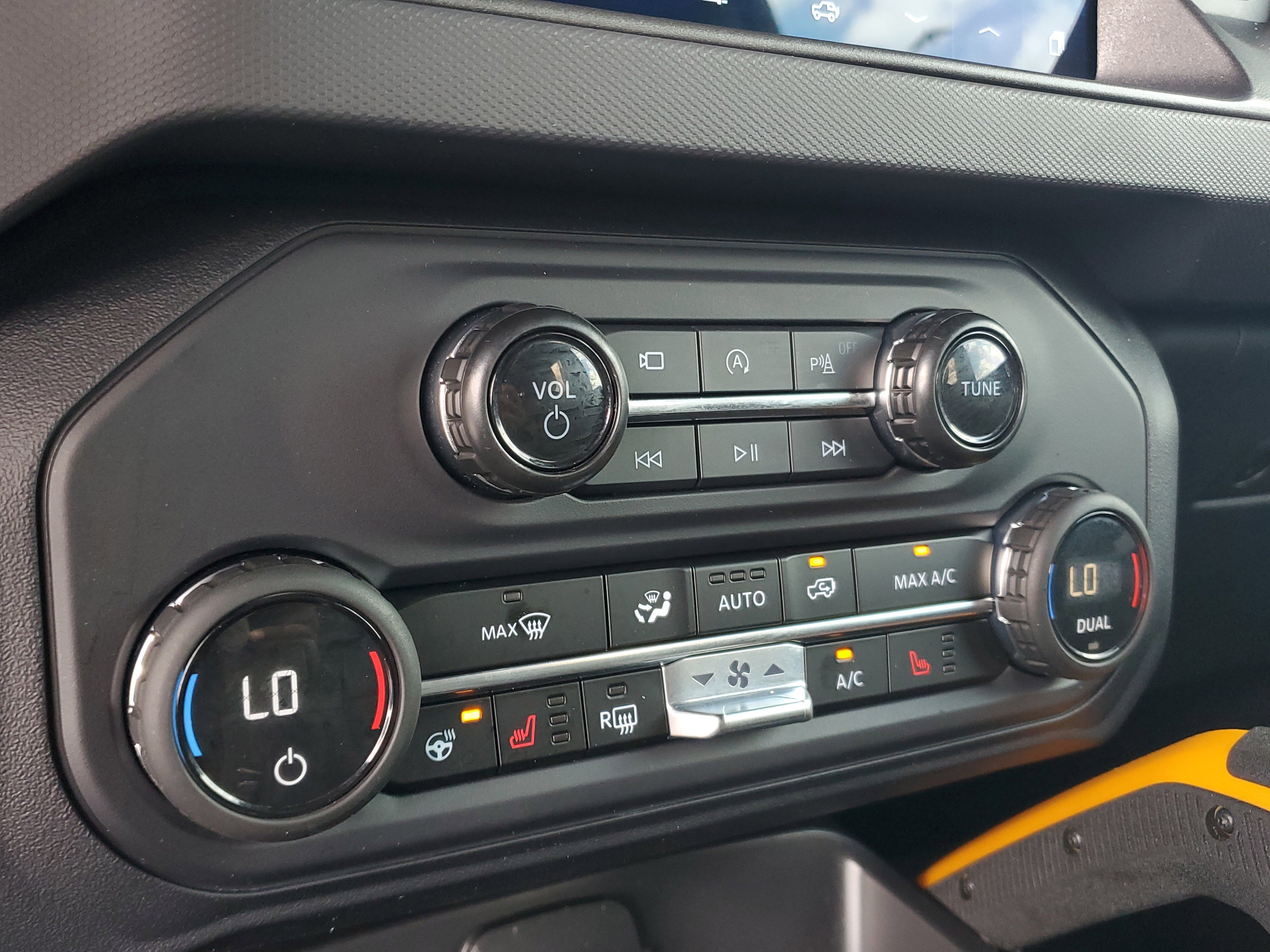 Used 2024 Ford Bronco Badlands image 12