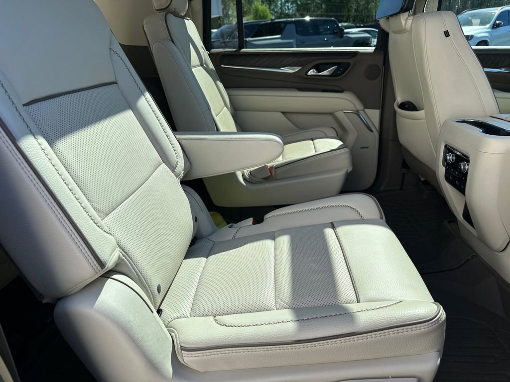 Used 2023 GMC Yukon XL Denali w/ Max Trailering Package image 16