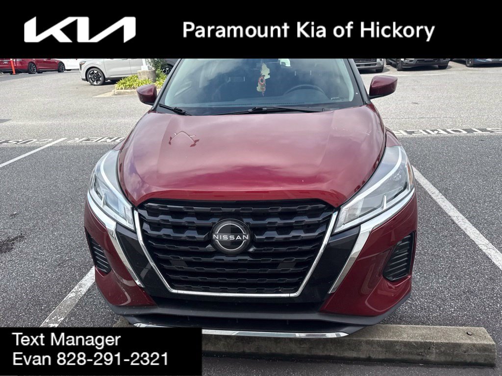 Used 2023 Nissan Kicks SV FWD image 2