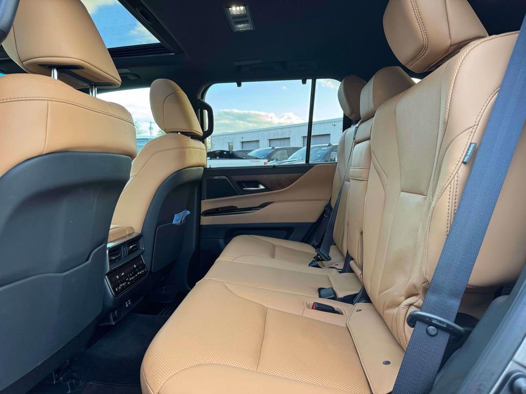 Used 2025 Lexus LX 600 4WD w/ Accessory Package (2T) image 11