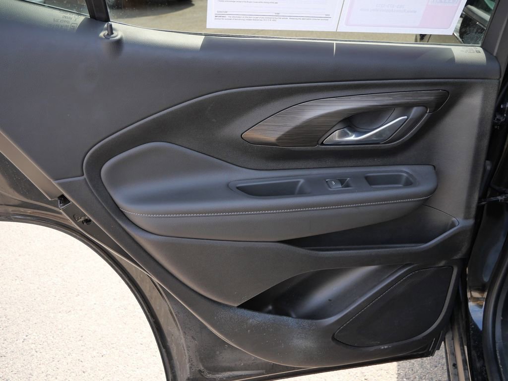 Used 2024 GMC Terrain SLE w/ Driver Convenience Package image 24