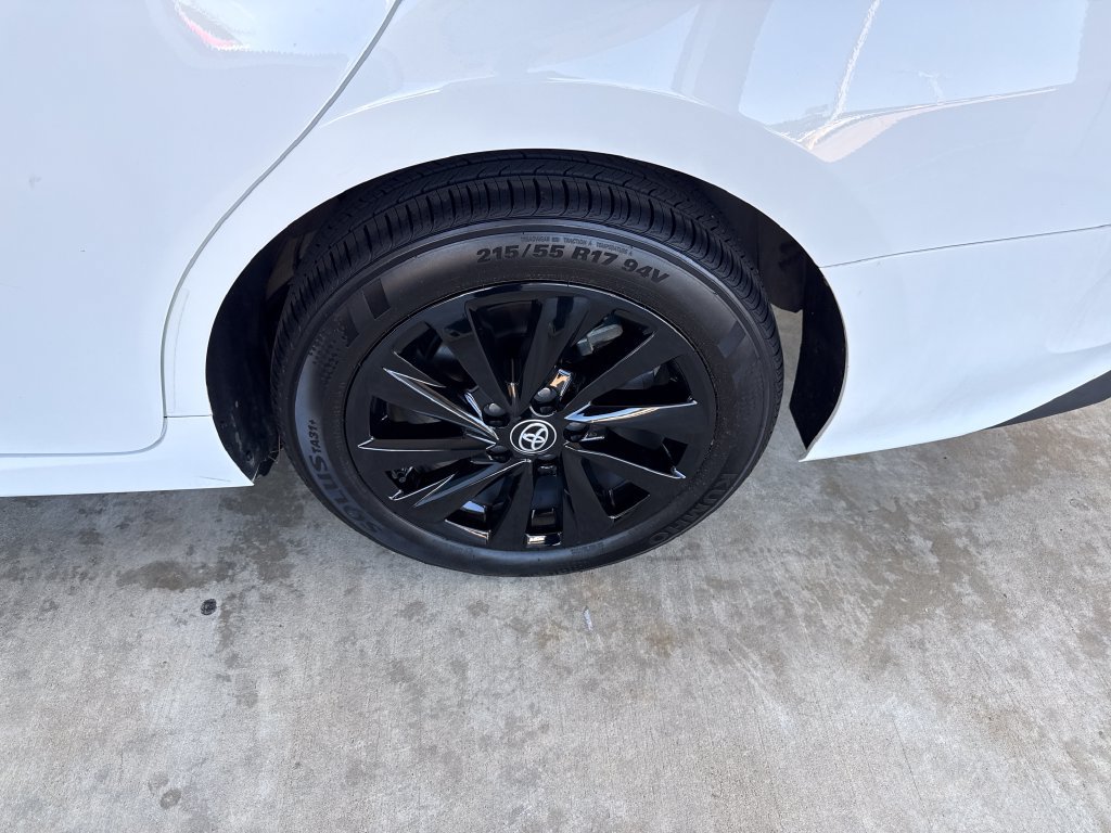 Used 2024 Toyota Camry LE FWD image 30