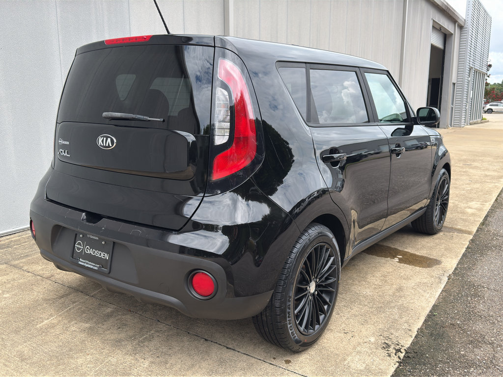 Used 2017 Kia Soul FWD image 3