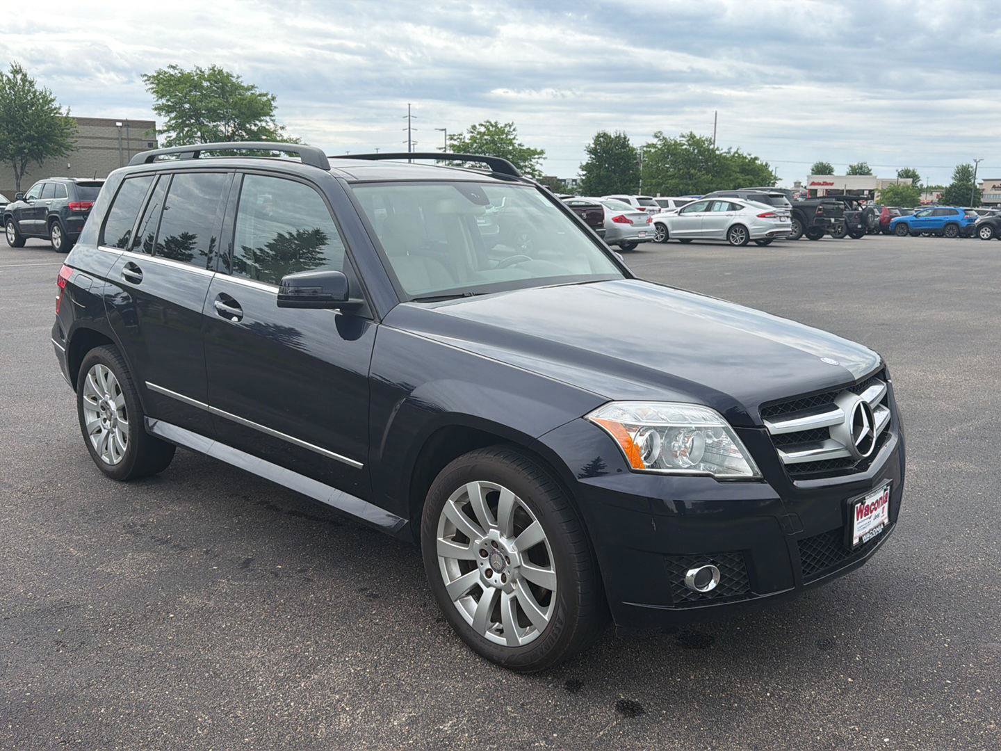 Used 2010 Mercedes-Benz GLK 350 4MATIC image 2