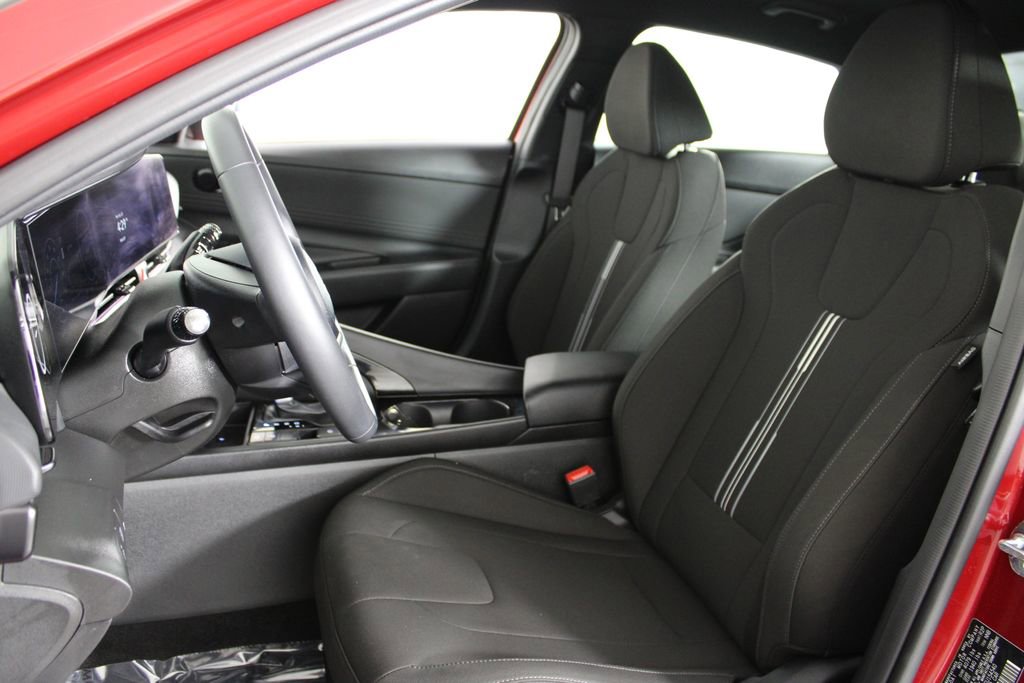 Certified 2025 Hyundai Elantra SEL image 20