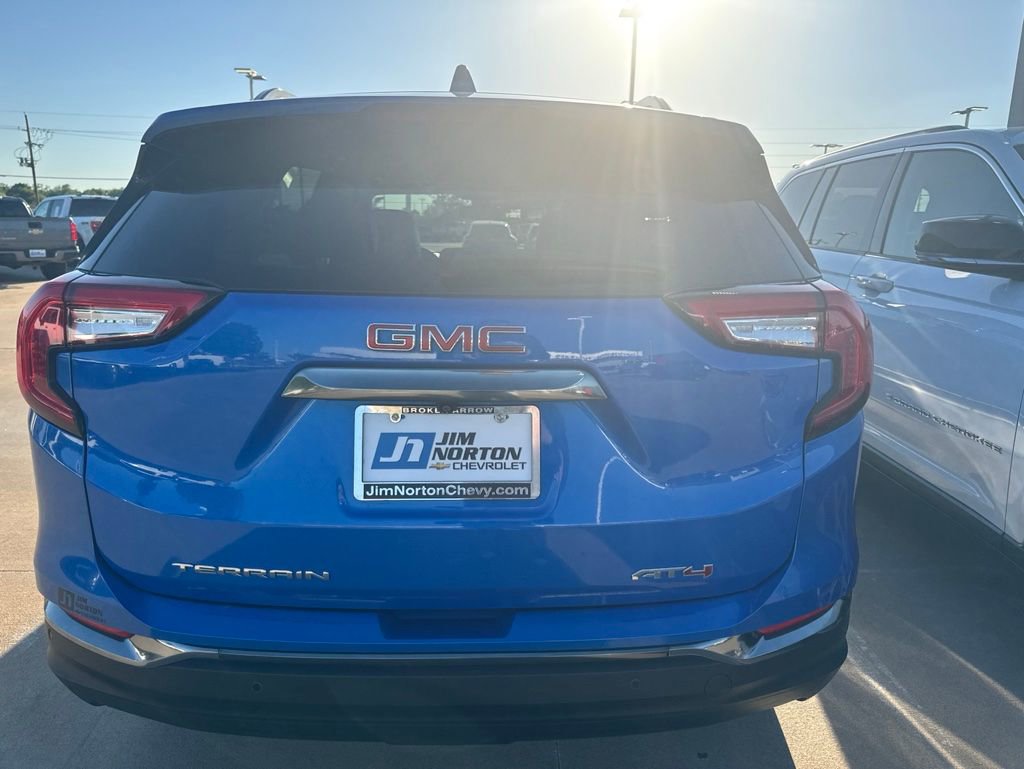 Used 2024 GMC Terrain AT4 AWD/4WD image 6