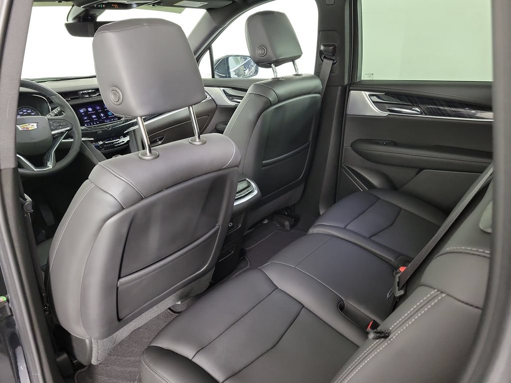 Certified 2024 Cadillac XT6 Premium Luxury w/ Technology Package AWD/4WD image 14