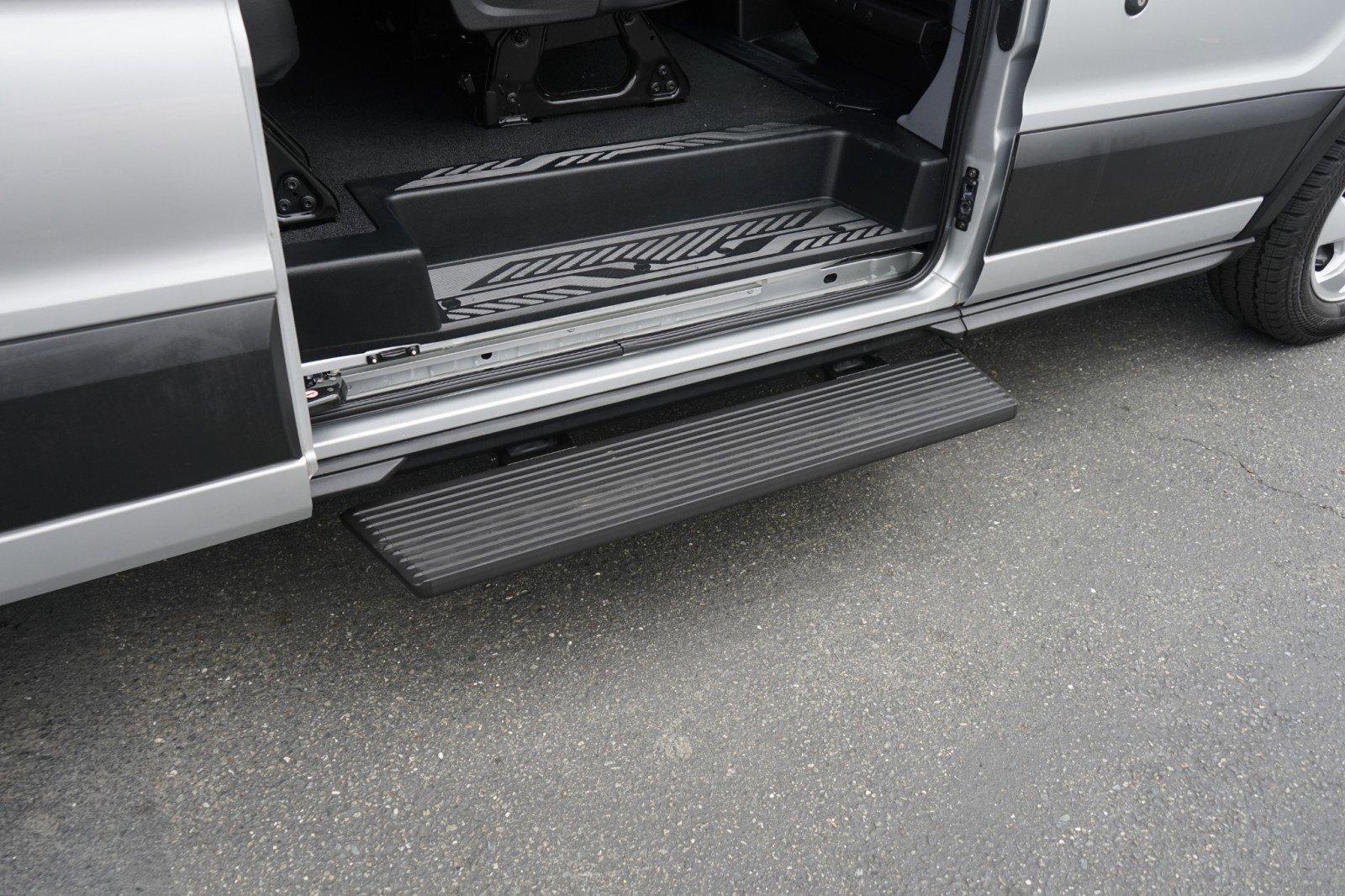 Used 2019 Ford Transit 350 XLT image 20