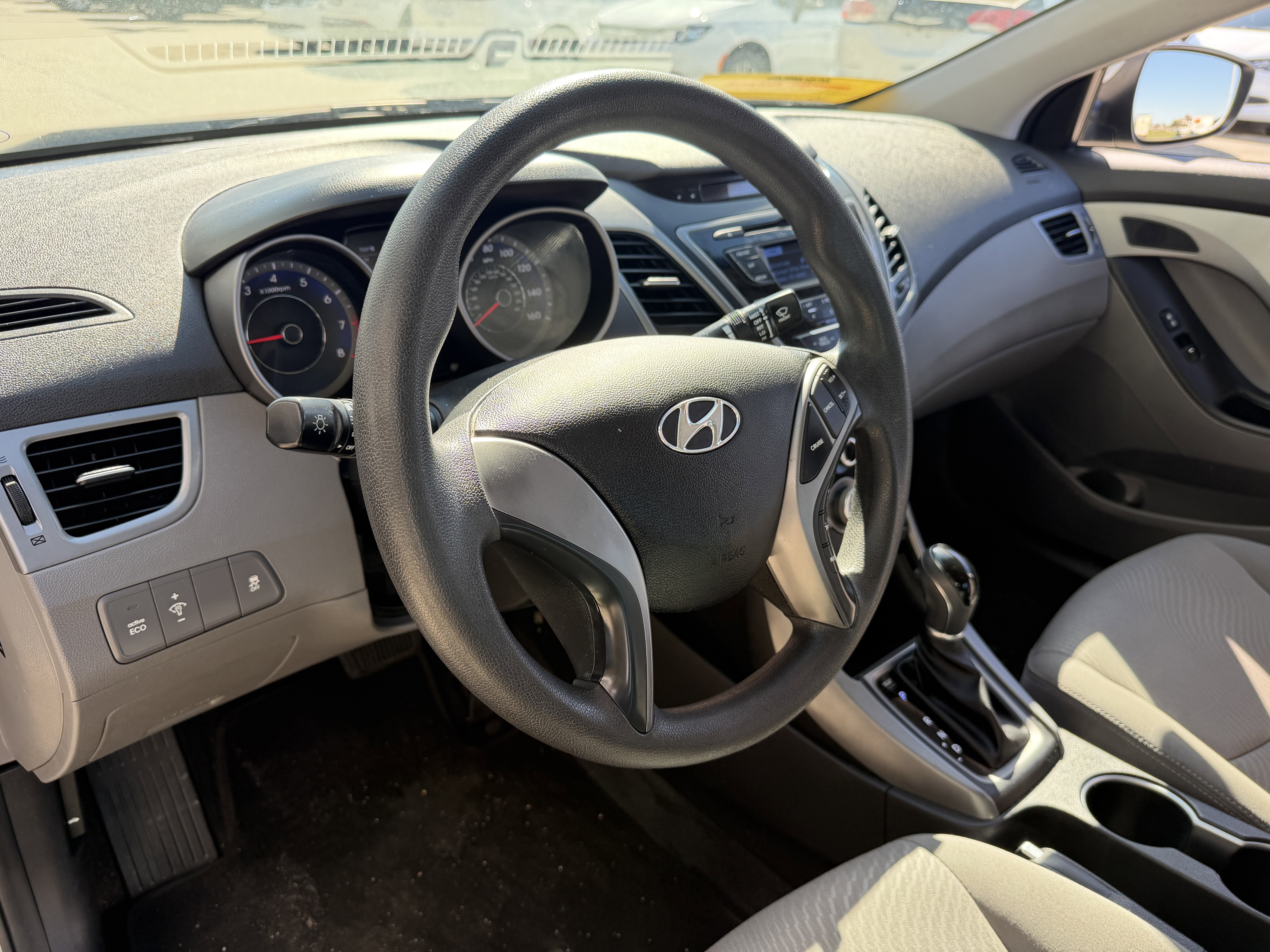 Used 2015 Hyundai Elantra SE image 27