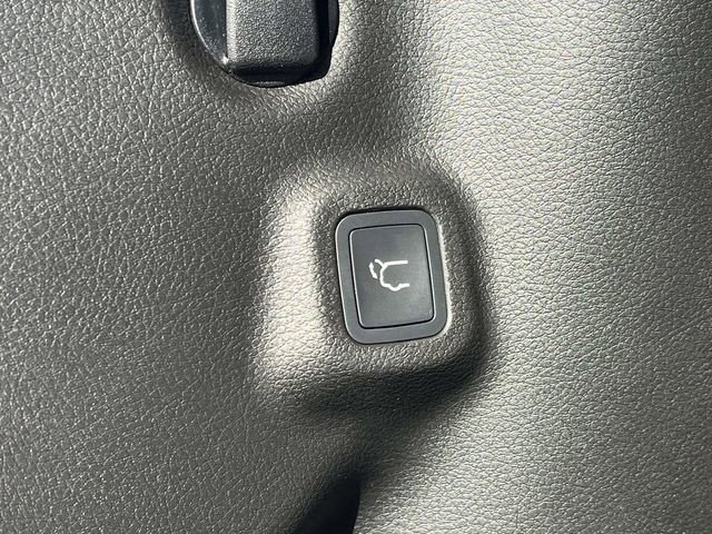 New 2026 Jeep Compass Latitude w/ Sun and Sound Group image 19