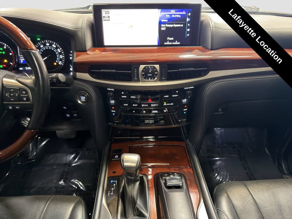 Used 2019 Lexus LX 570 4WD w/ Luxury Package image 15