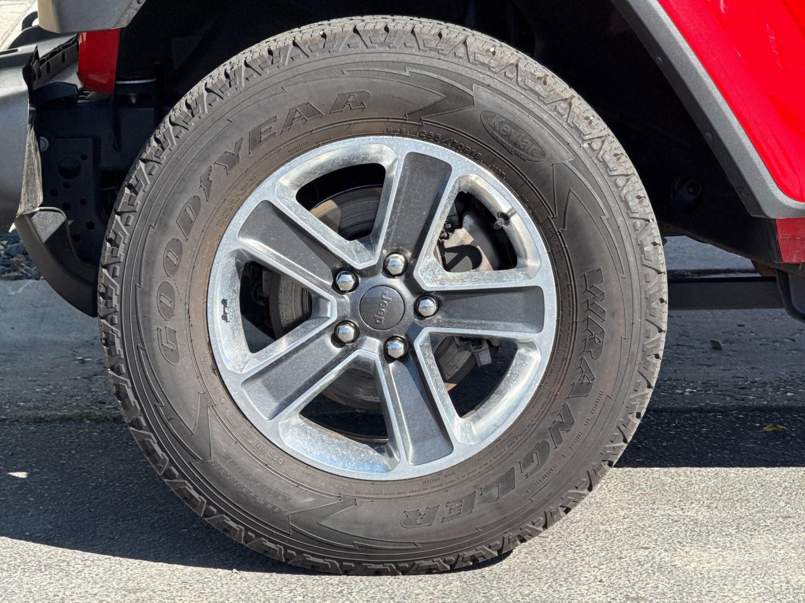 Used 2023 Jeep Wrangler Sahara w/ Cold Weather Group image 31