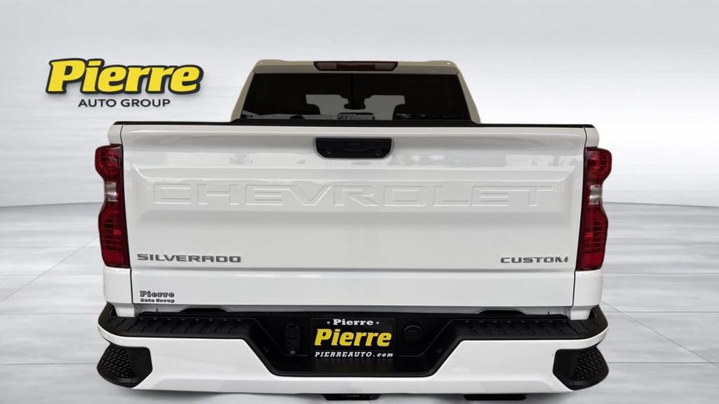 Used 2024 Chevrolet Silverado 1500 Custom image 3