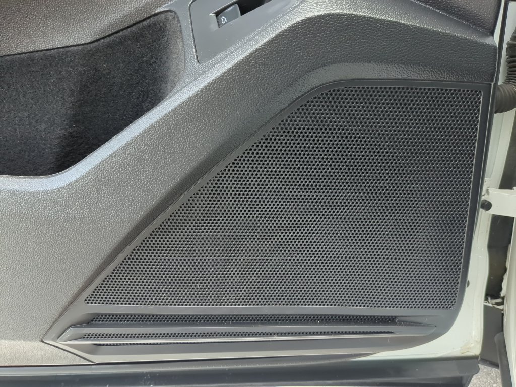 Used 2022 Volkswagen Tiguan SE FWD image 18