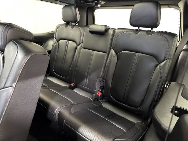 Used 2023 Jeep Wagoneer 4WD w/ Premium Group I image 15