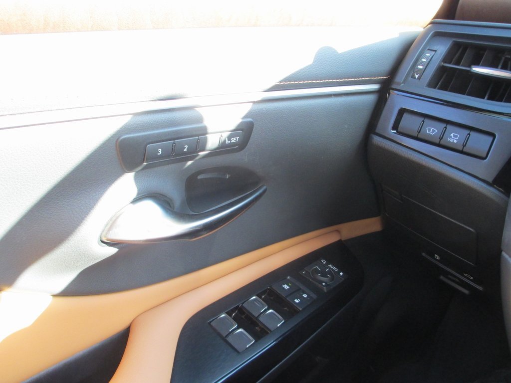 Used 2023 Lexus ES 350 Ultra Luxury image 21