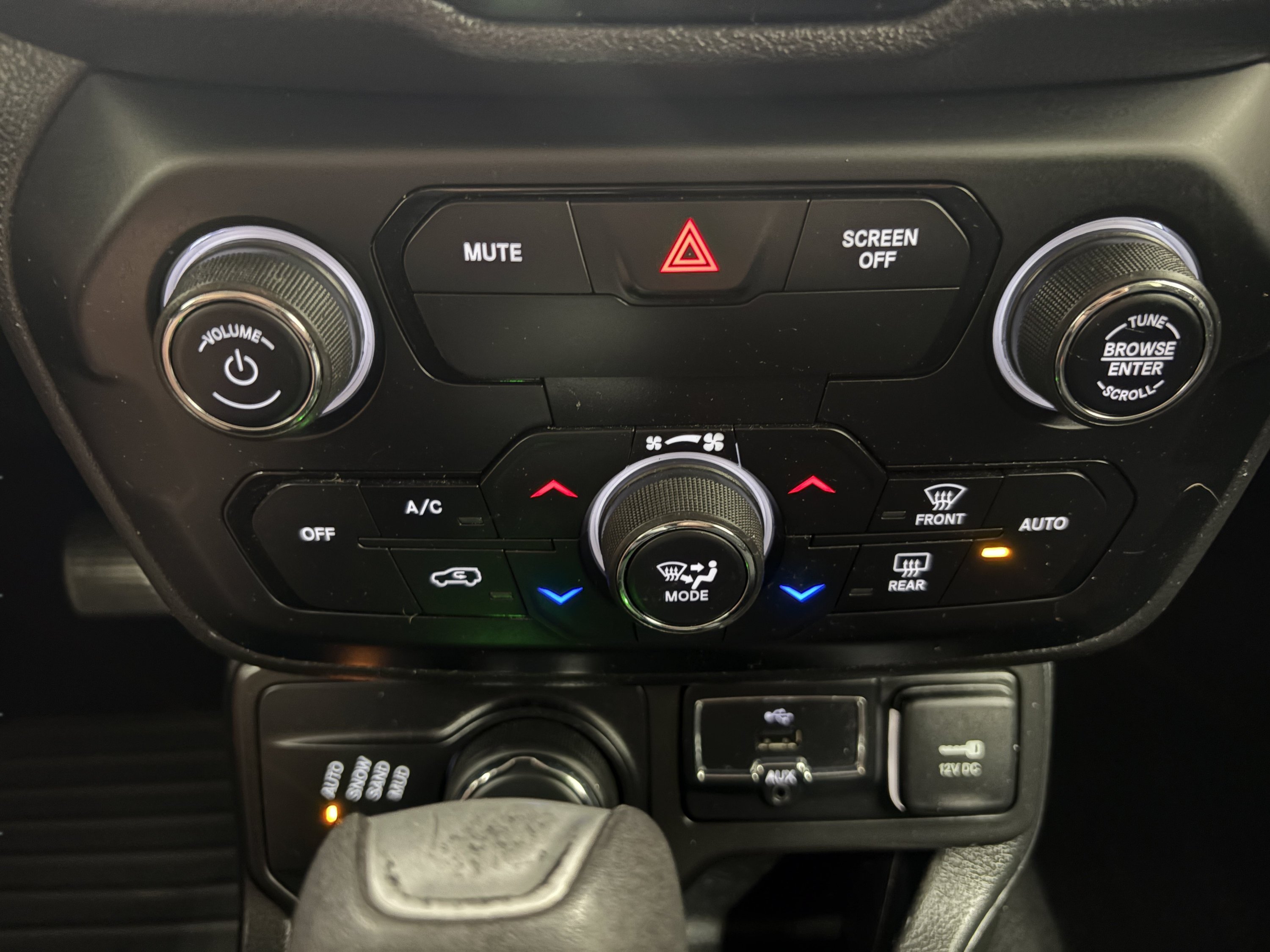 Used 2019 Jeep Renegade Altitude w/ Quick Order Package 2XM AWD/4WD image 16