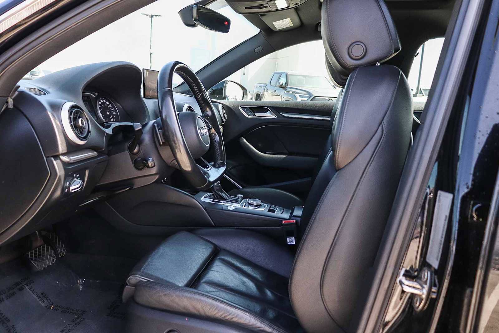 Used 2017 Audi A3 e-tron Premium Plus w/ Premium Plus Package image 17