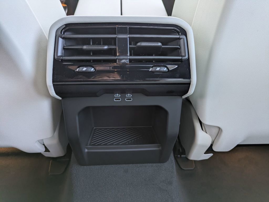 New 2026 BMW 530i xDrive w/ M Sport Package image 30