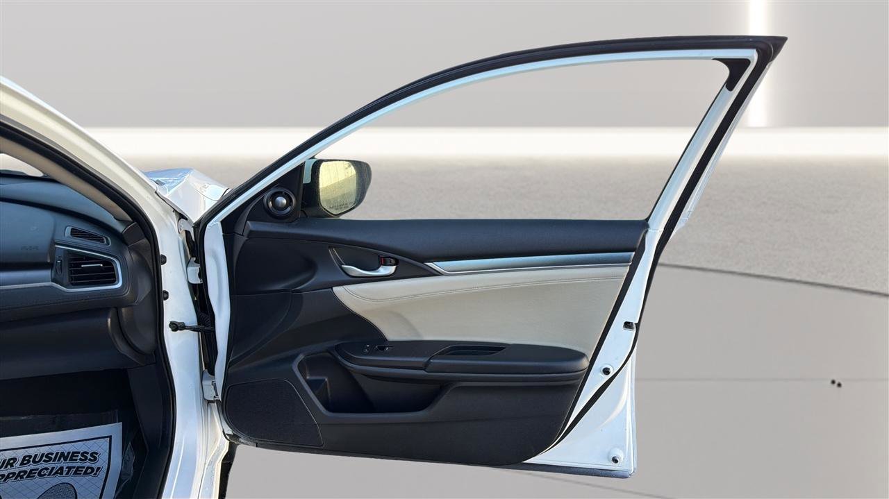 Used 2018 Honda Civic Touring image 16