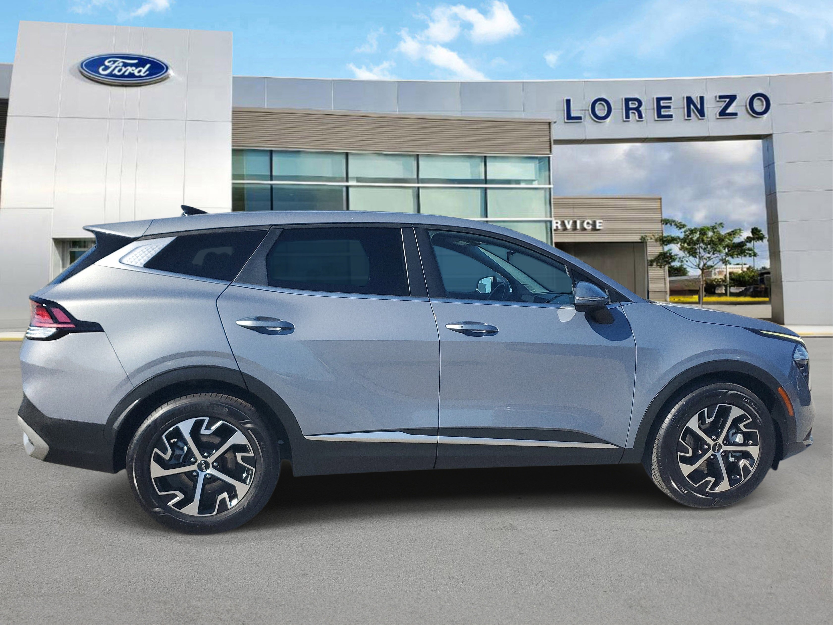 Used 2023 Kia Sportage EX image 4