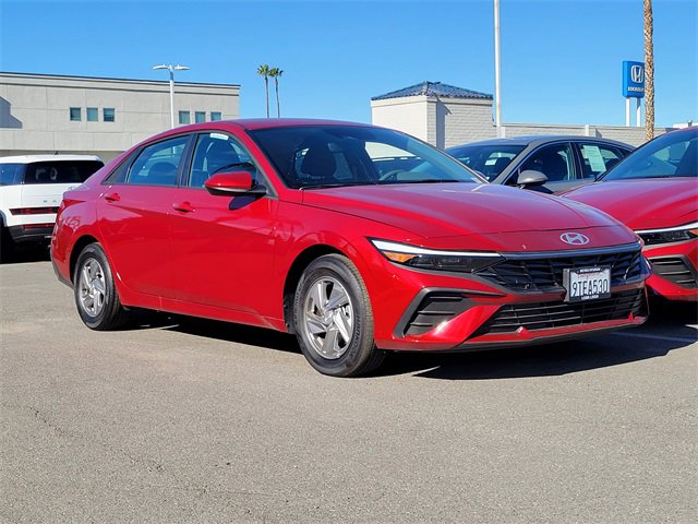Used 2025 Hyundai Elantra SE image 27