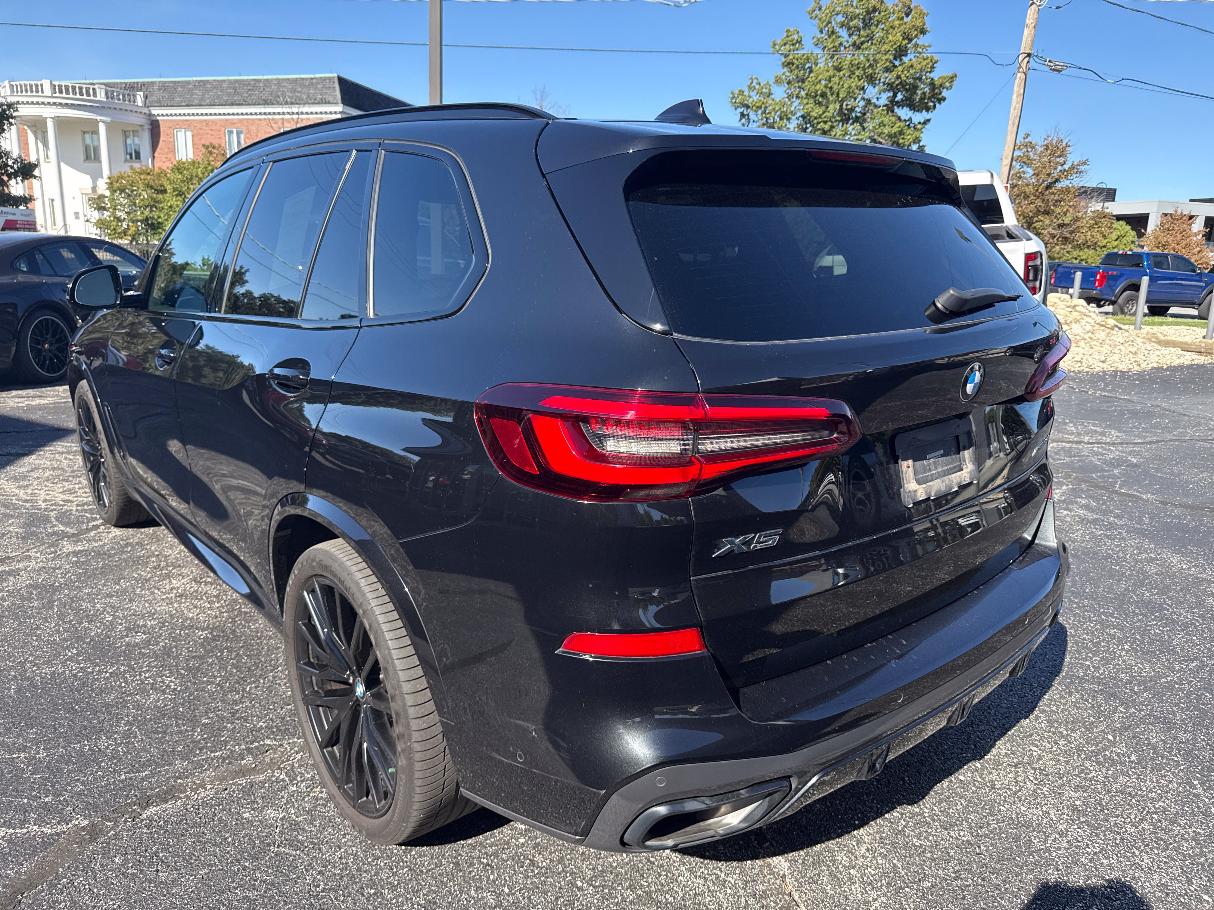 Used 2023 BMW X5 xDrive40i w/ Executive Package AWD/4WD image 3