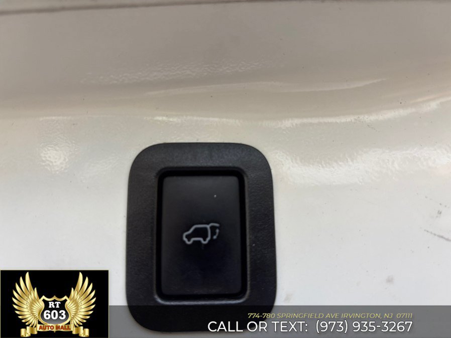 Used 2017 Toyota Highlander XLE AWD/4WD image 7