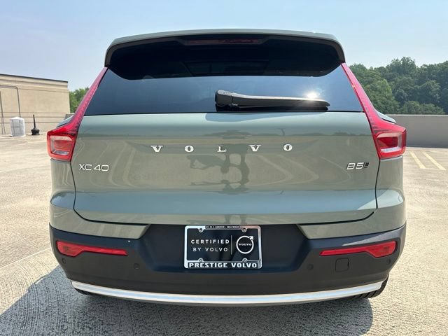 Certified 2025 Volvo XC40 B5 Plus AWD/4WD image 7
