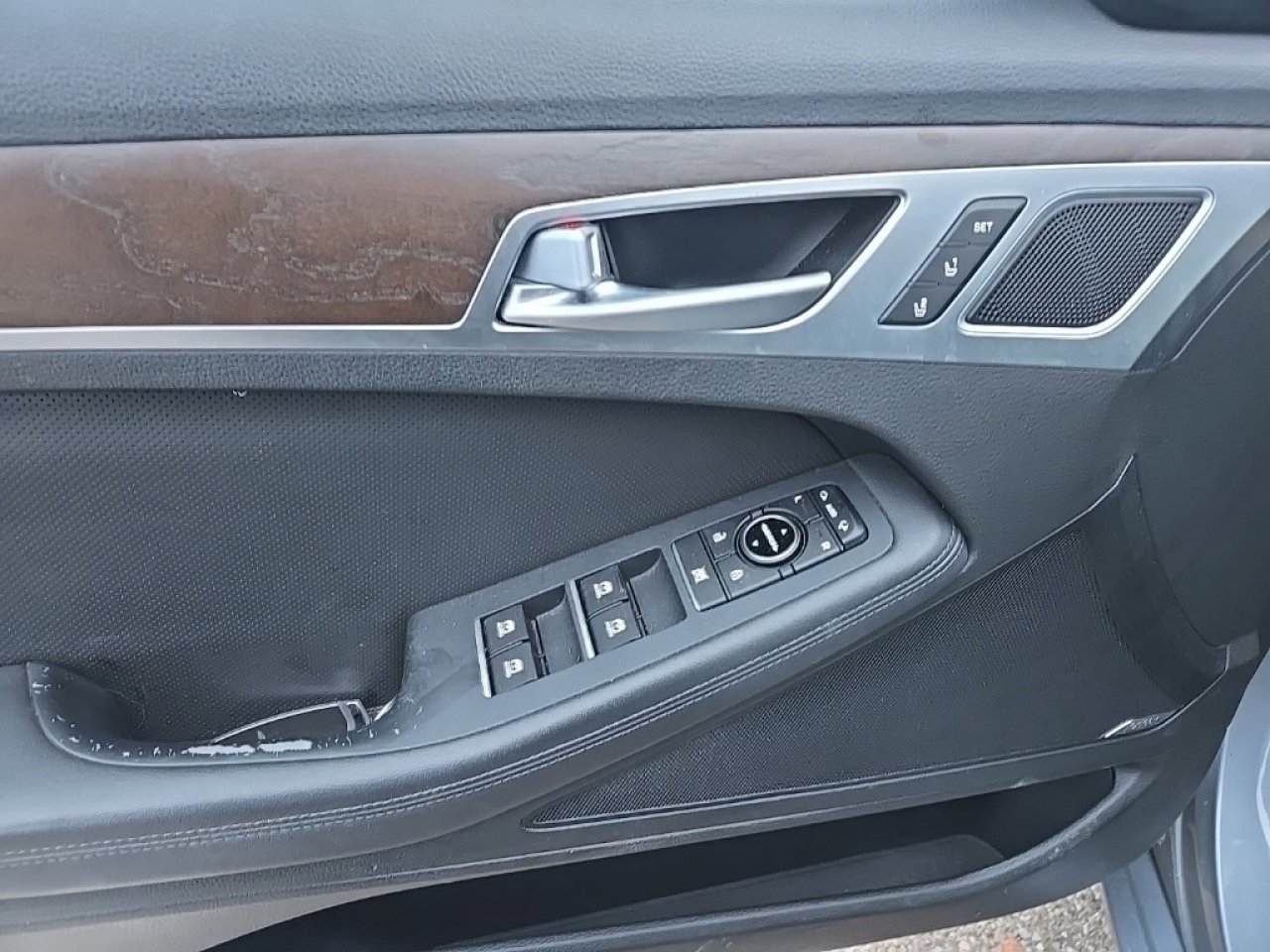 Used 2017 Genesis G80 3.8 w/ Option Group 03 image 13