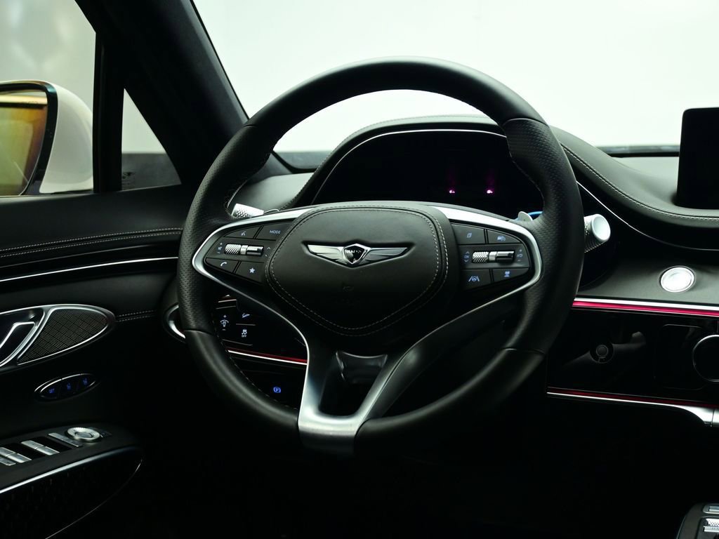 Used 2025 Genesis GV70 3.5T Sport w/ Sport Prestige Package image 39