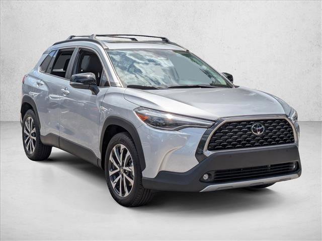 Used 2025 Toyota Corolla Cross XLE w/ Convenience Package image 3