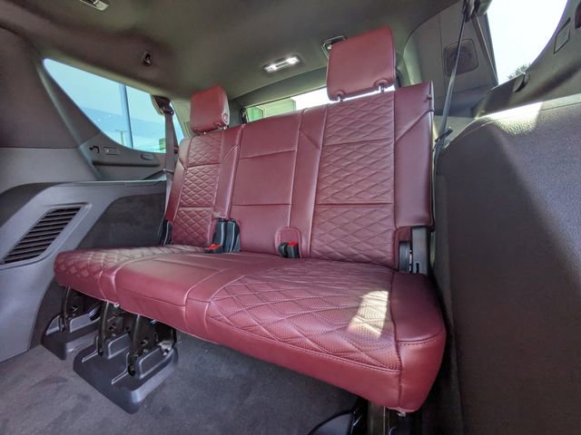 New 2026 Cadillac Escalade Luxury w/ LPO, Radiant Package AWD/4WD image 18