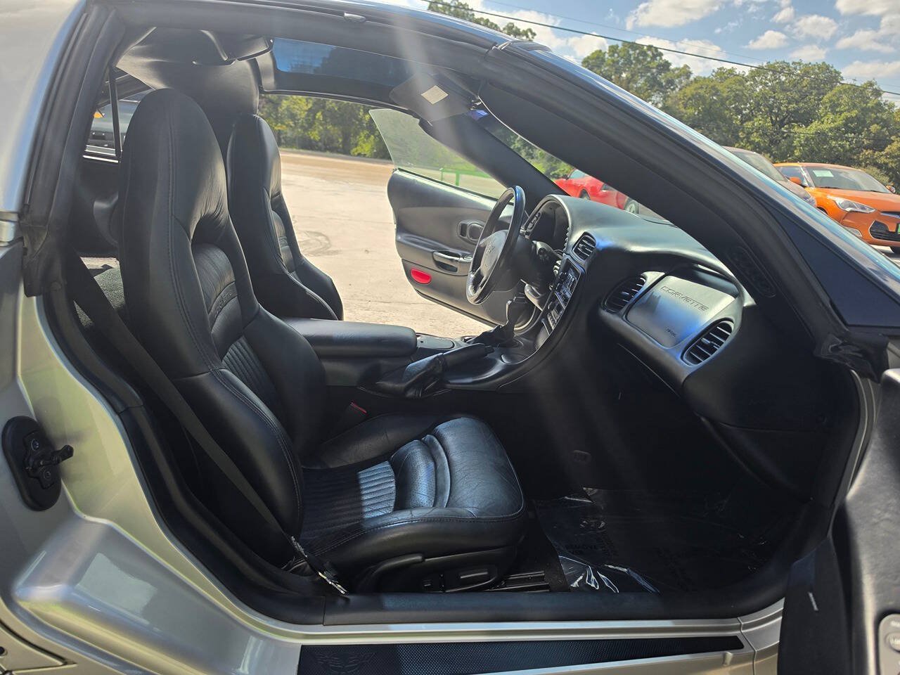 Used 2004 Chevrolet Corvette Coupe w/ Preferred Equipment Group RWD image 25