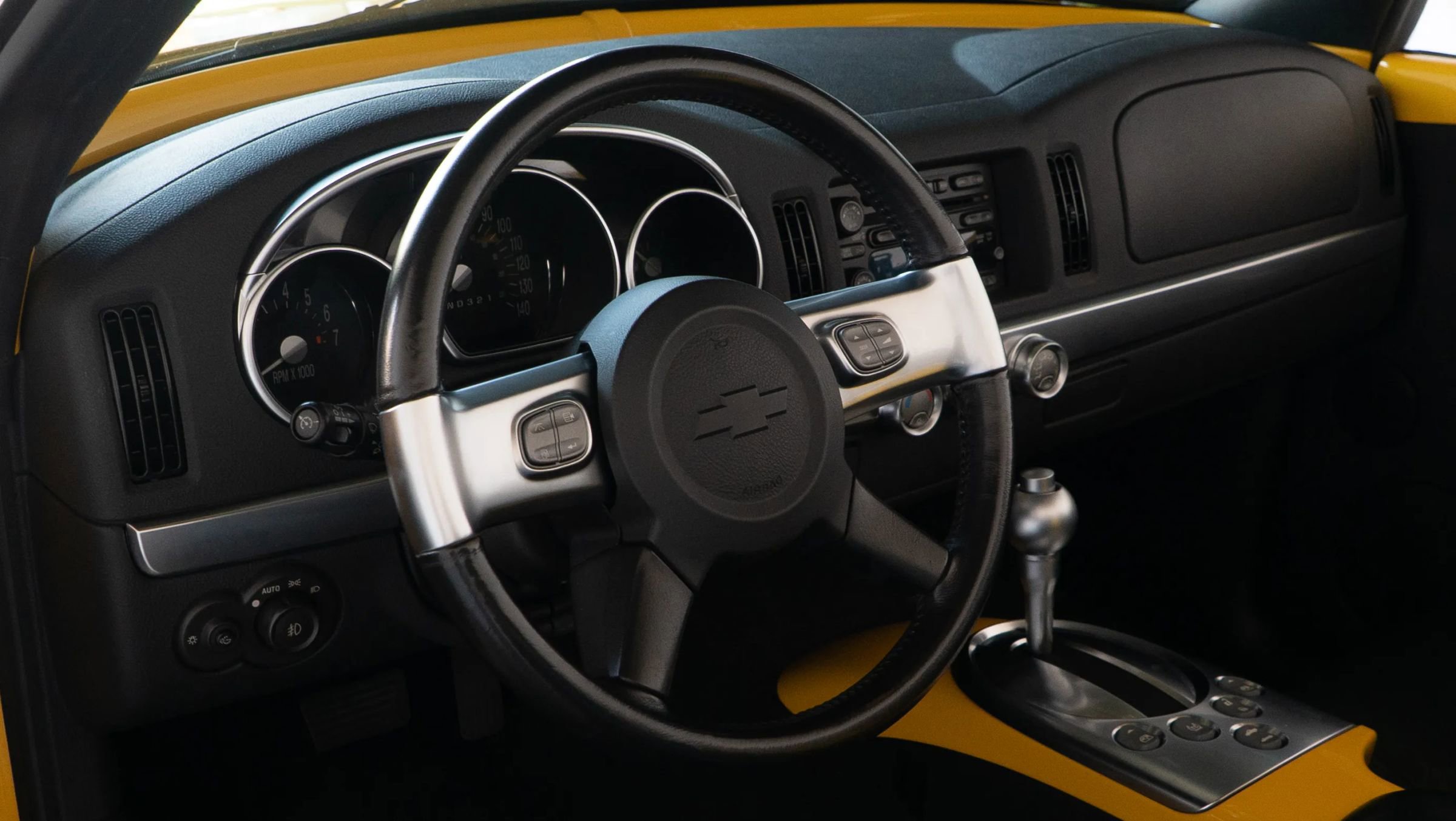 Used 2006 Chevrolet SSR w/ Preferred Equipment Group image 45