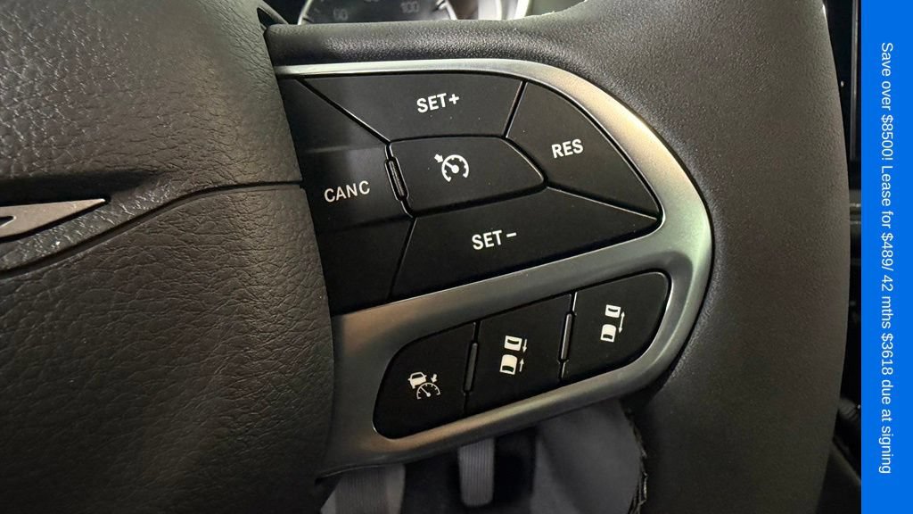 New 2027 Chrysler Pacifica Select FWD image 18