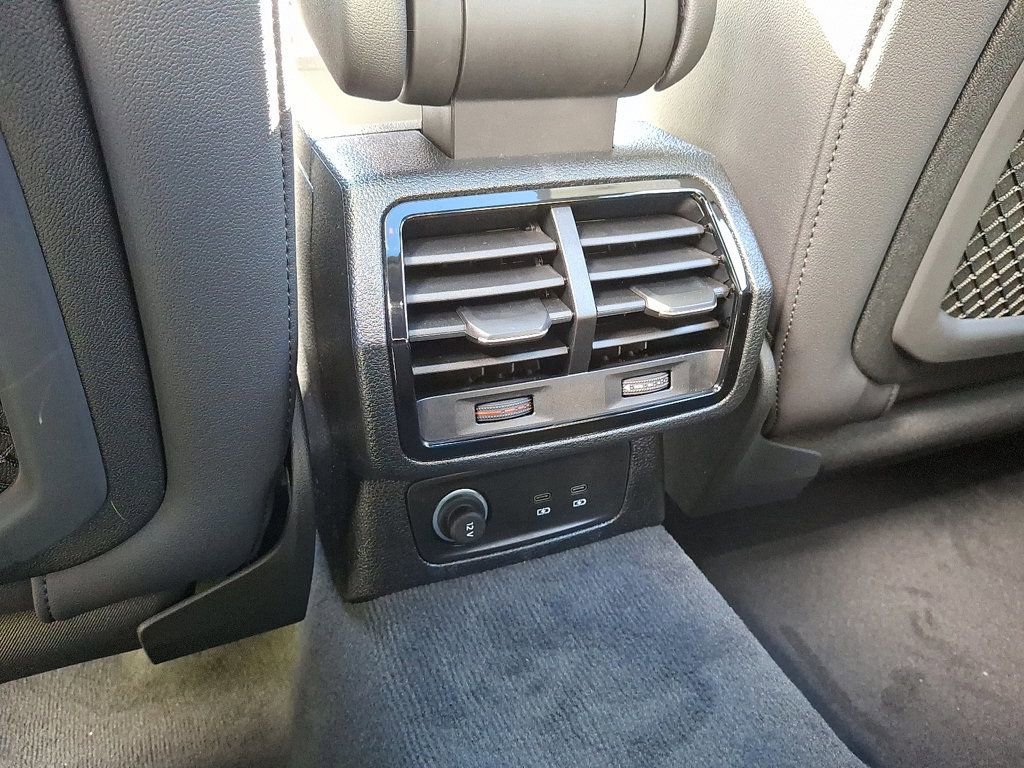 New 2025 Audi Q3 2.0T Premium image 9