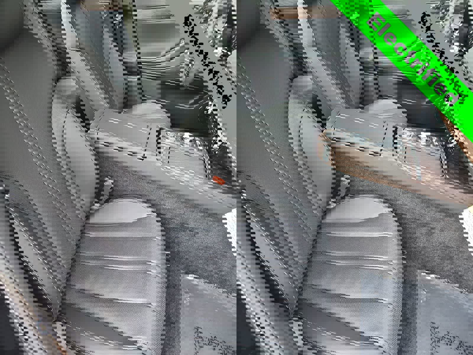 Used 2024 Genesis G80 image 18